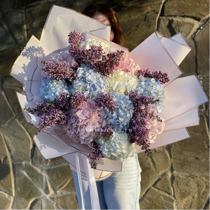 Букет гортензии с сиренью в Кургане