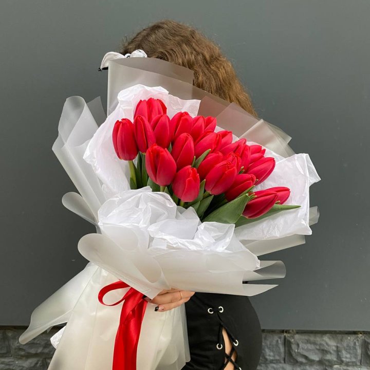  25 красных воздушных тюльпанов в Кургане