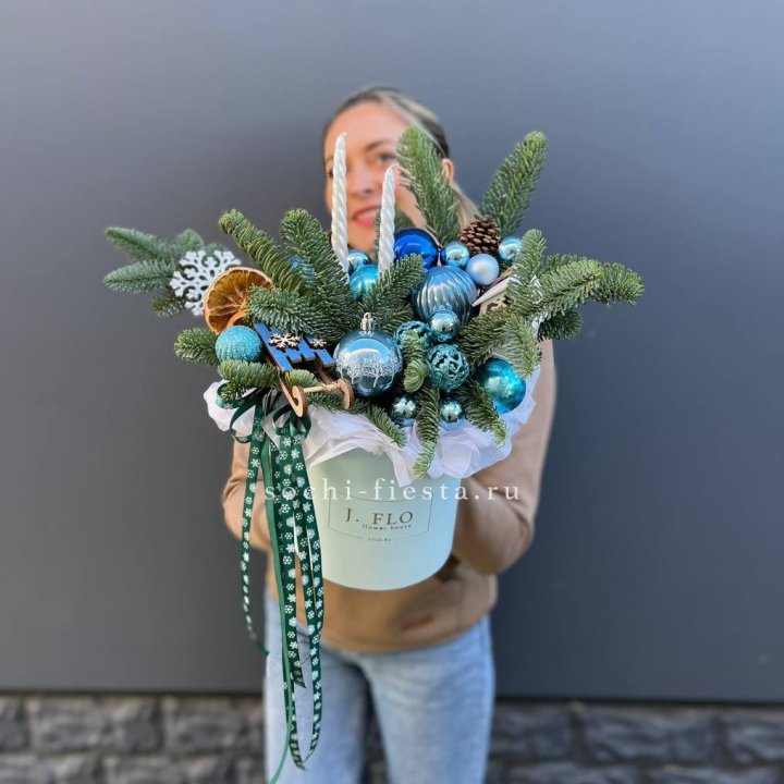 Композиция "Мери крисмас блю" в Кургане