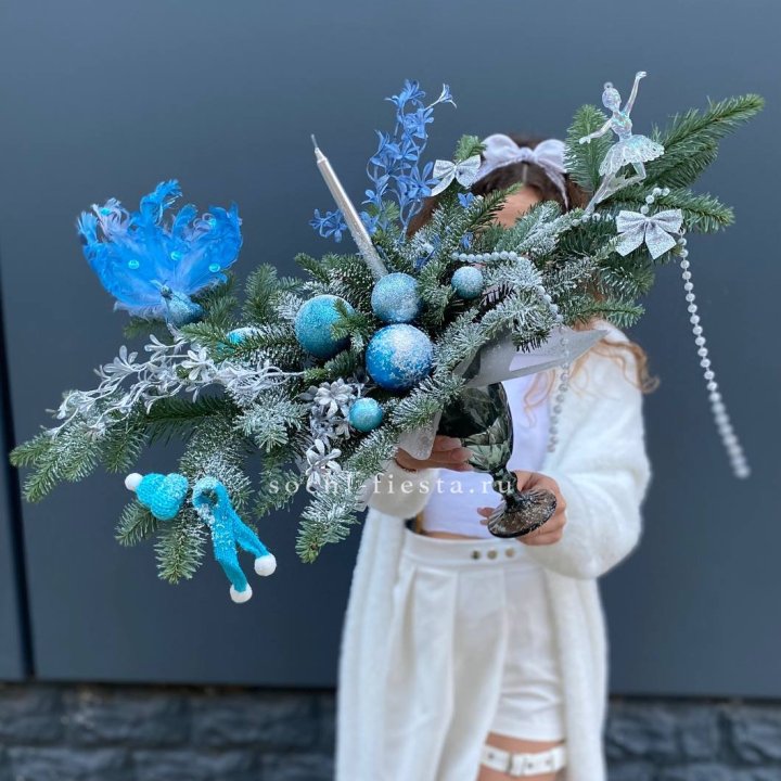 Композиция в бокале голубая в Кургане