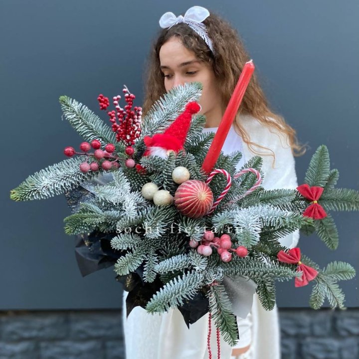 Композиция в бокале красная в Кургане