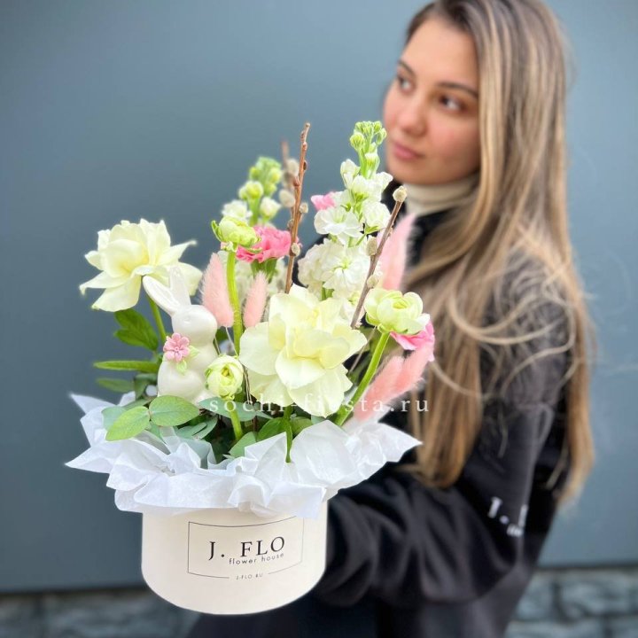 Цветочный бокс "Пасхальная композиция" в Кургане