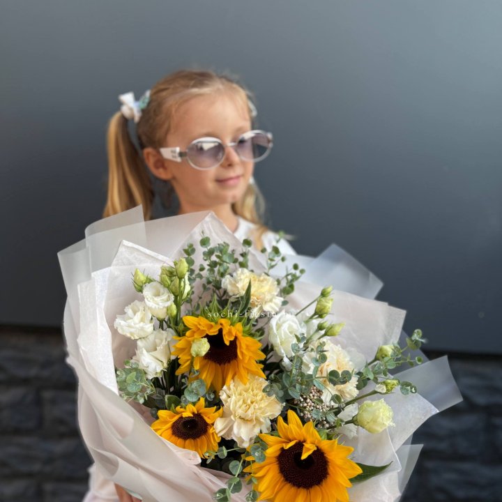  Букет  из стойких цветов с подсолнухами в Кургане