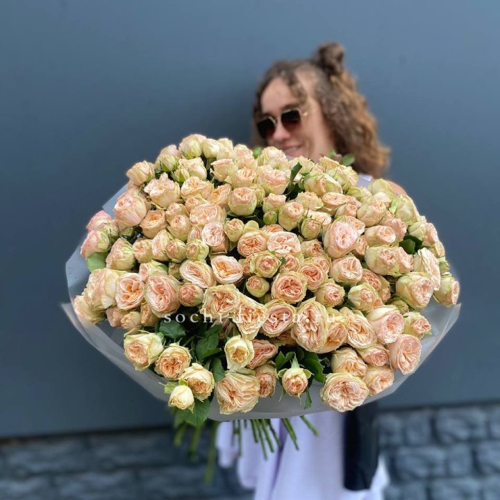 51 пионовидная роза в Кургане