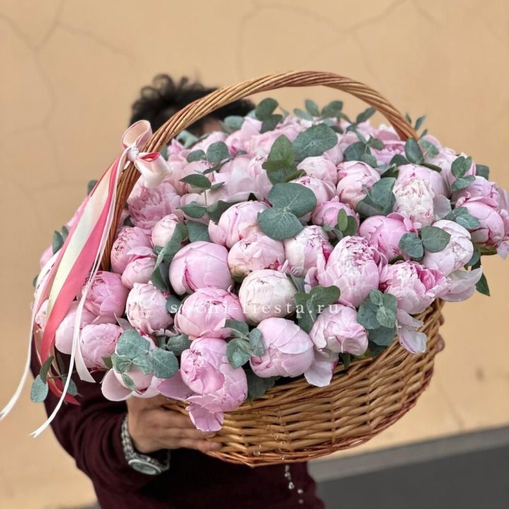 Корзина пионов "75" в Кургане