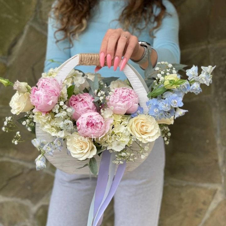 Ящик с пионами в Кургане