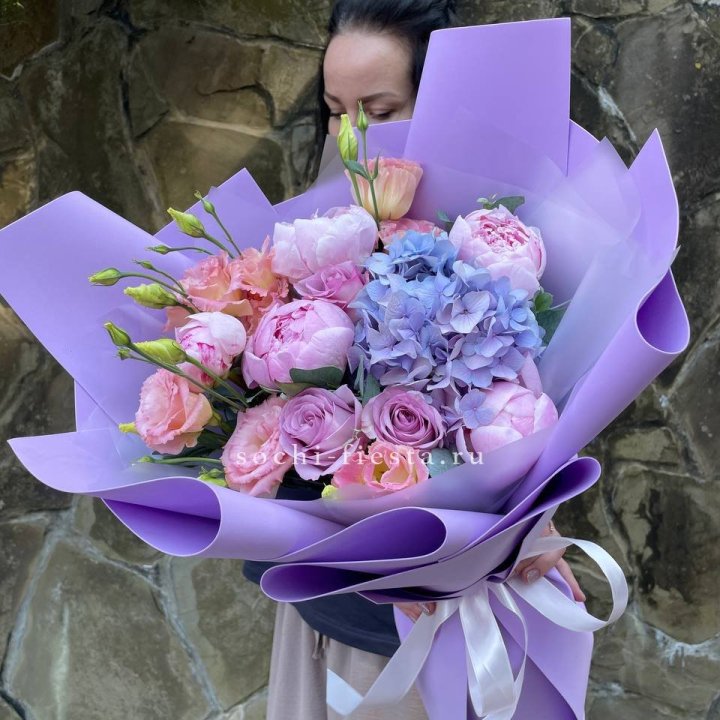 Букет с пионами "Блю логан" в Кургане