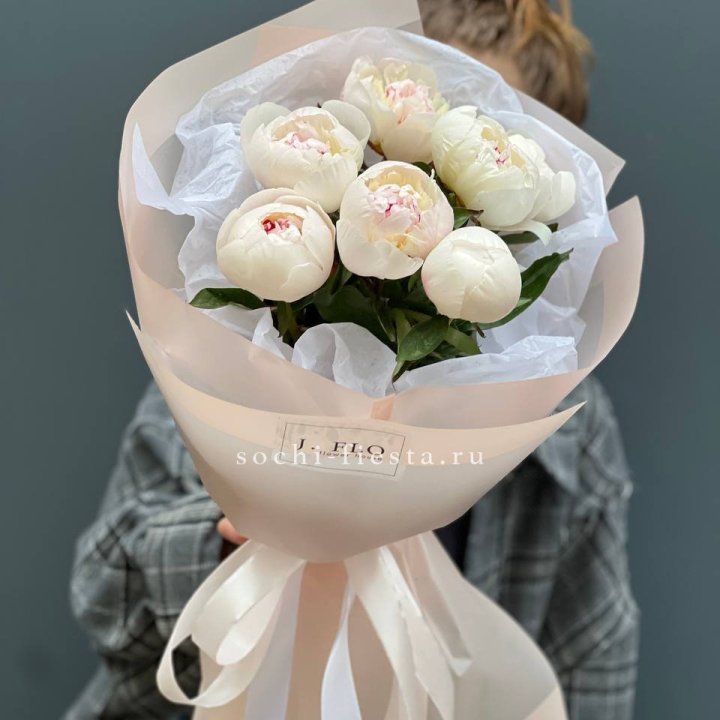 Букет белых пионов в Кургане