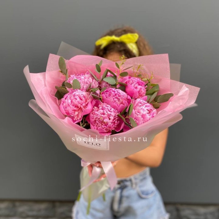 7 ярких пионов в оформлении в Кургане