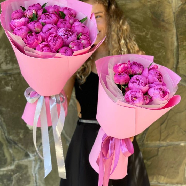 Букет ярких пионов  в Кургане