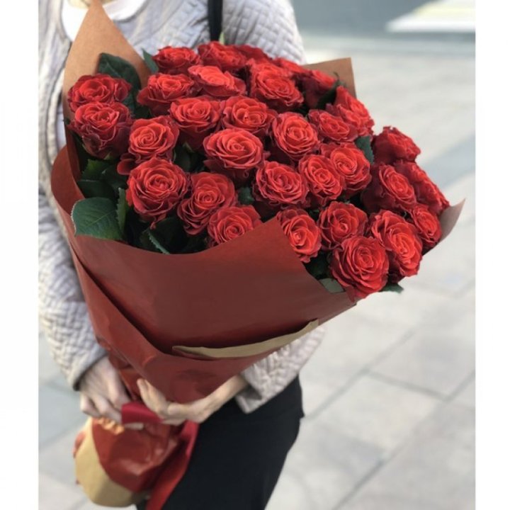 29 высоких роз  в Кургане