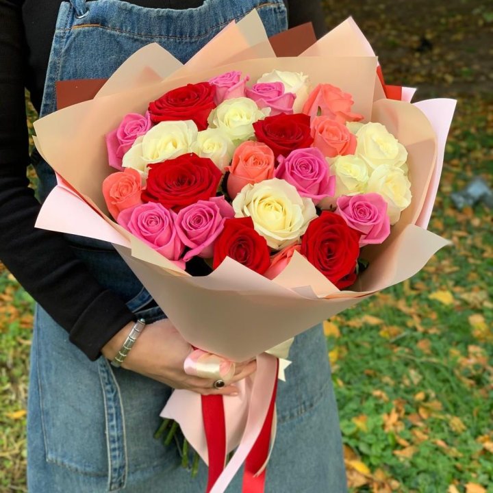 25 роз "Карусель" в Кургане