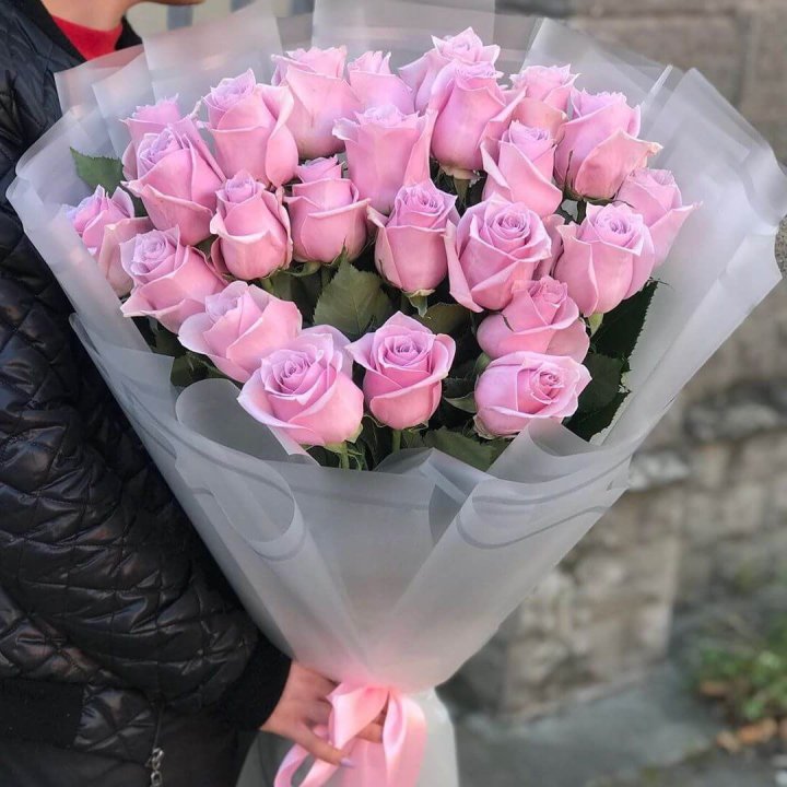 25 высоких розовых роз в Кургане