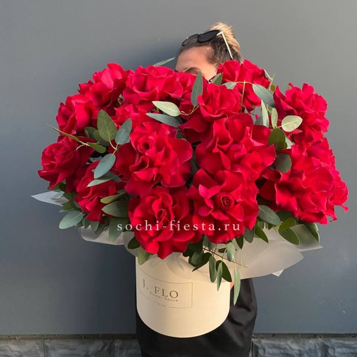 25 Французских красных роз в коробке в Кургане