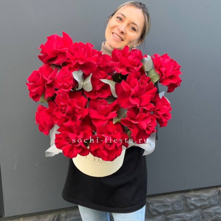 17 Французских роз в боксе в Кургане