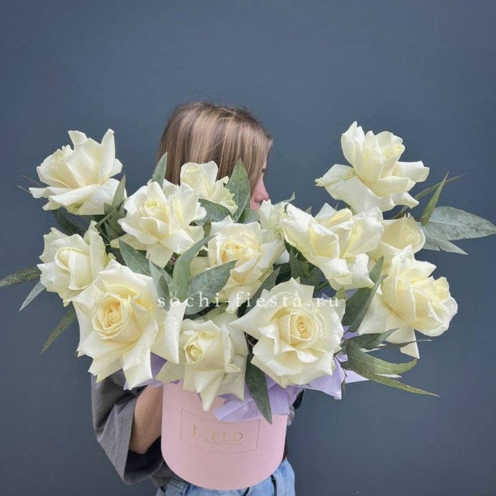 15 Французских роз в боксе в Кургане