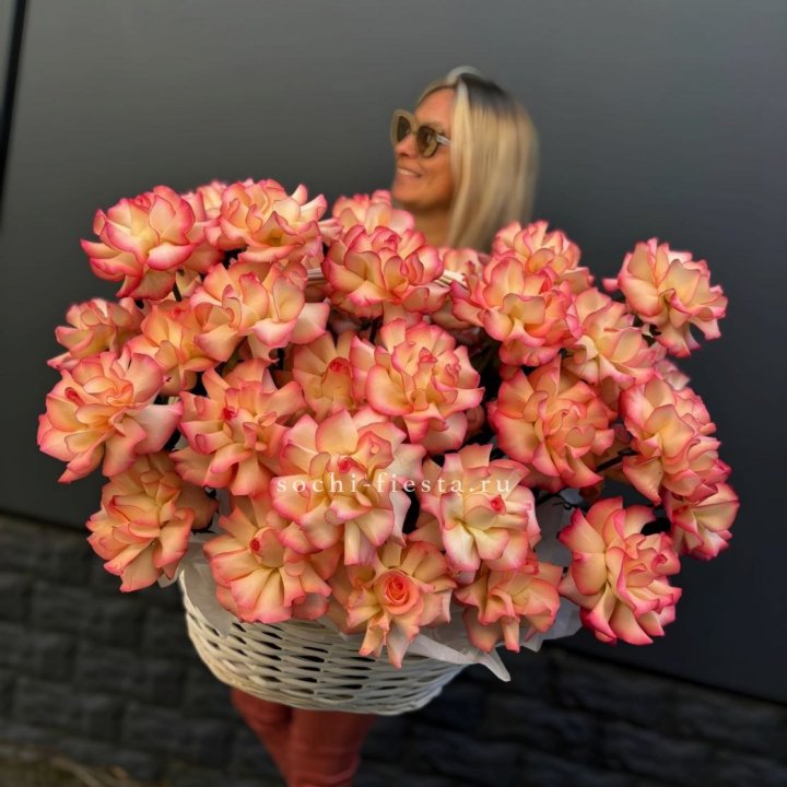 45 французских роз Джумилия в корзине в Кургане