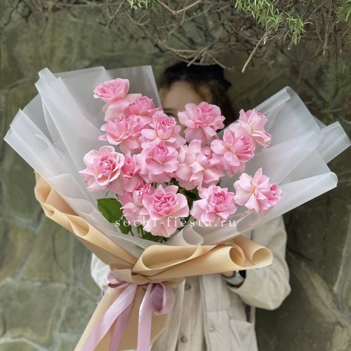 Букет из 15 французских роз Пинк дрим в Кургане