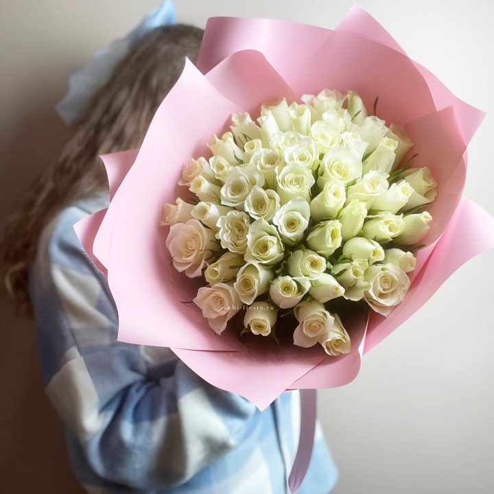Букет из 51 белой розы (Кения) в Кургане