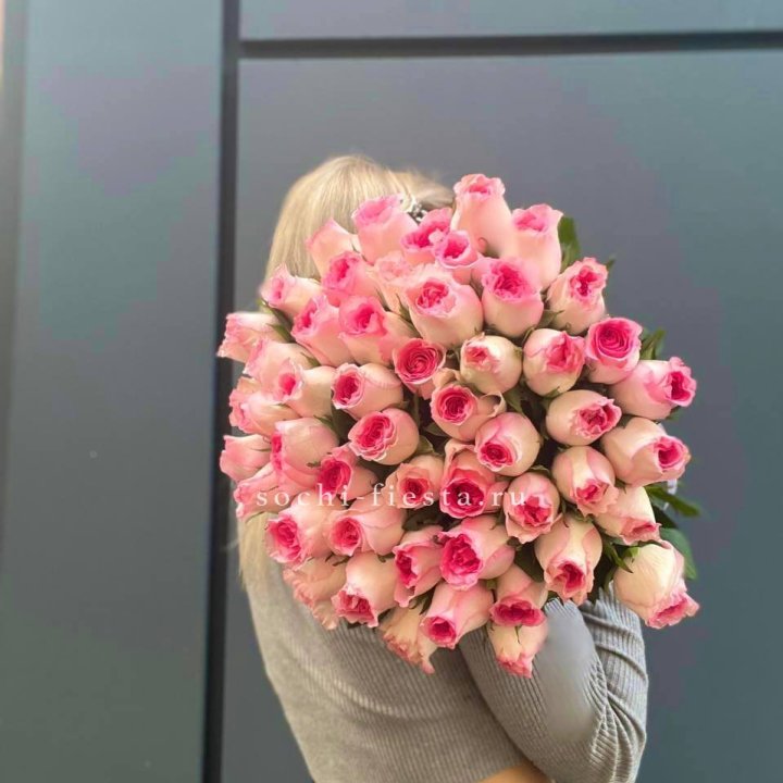 51 розовая роза в Кургане