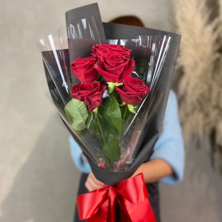 5 роз ред наоми в Кургане