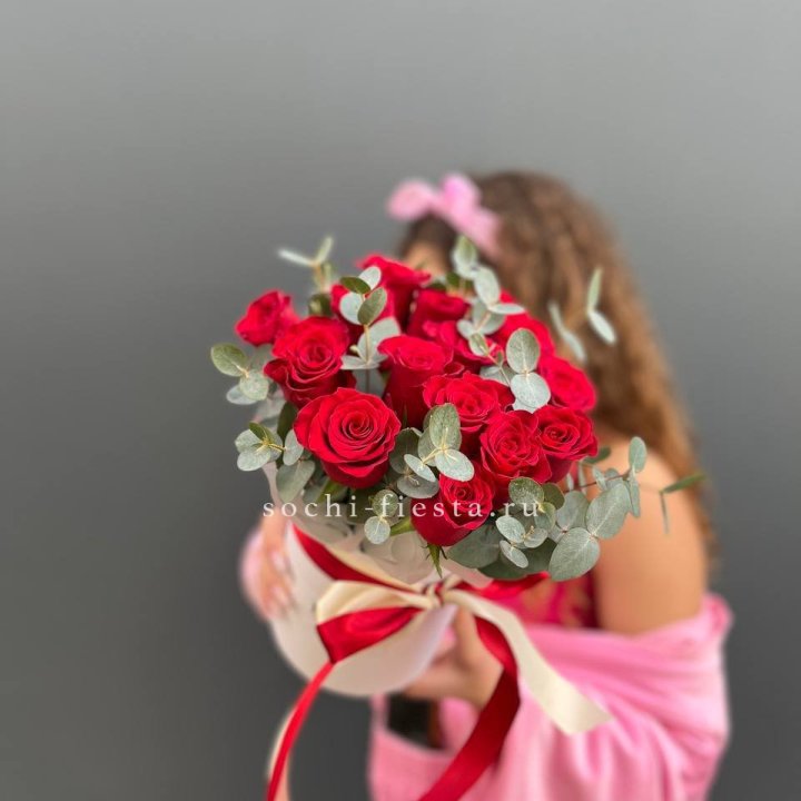 15 Красных роз в боксе №2 в Кургане