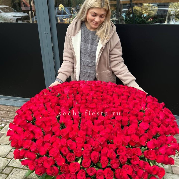 501 красная роза в корзине в Кургане