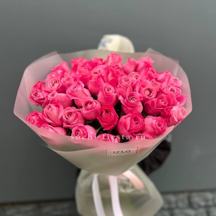 Роза малиновая в Кургане