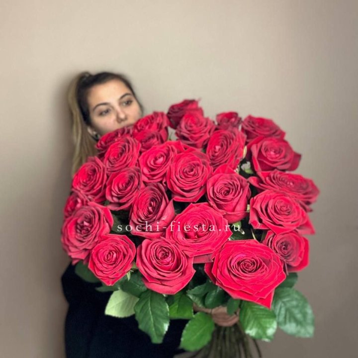 25 высоких роз в Кургане
