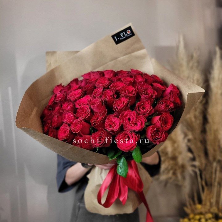 63 красных роз вайт в Кургане