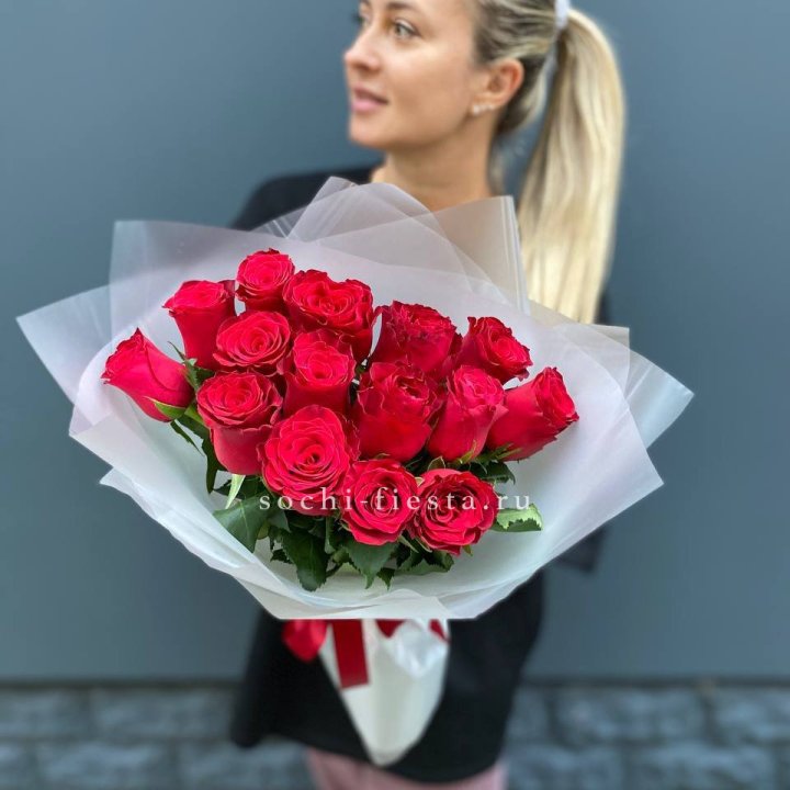 Букет из 15 красных роз  в Кургане