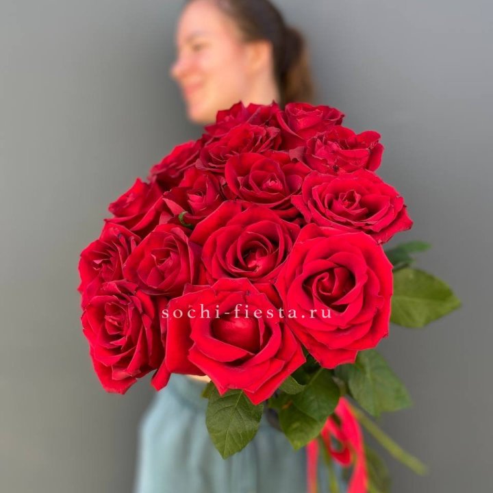 15 красных роз под ленту в Кургане