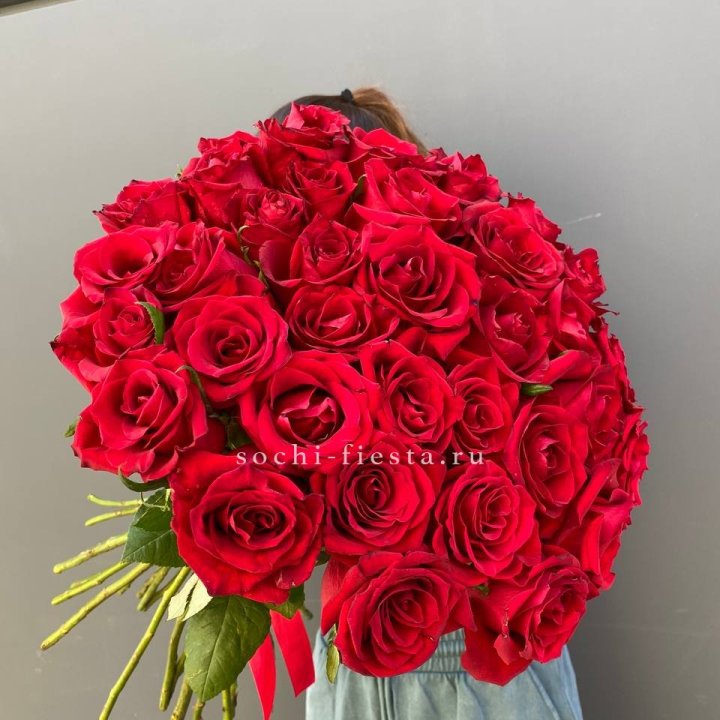 35 красных роз под ленту в Кургане