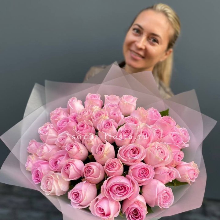 51 розовая роза в Кургане