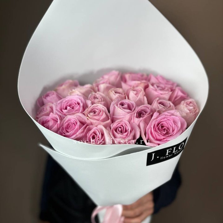 25 розовых роз в Кургане