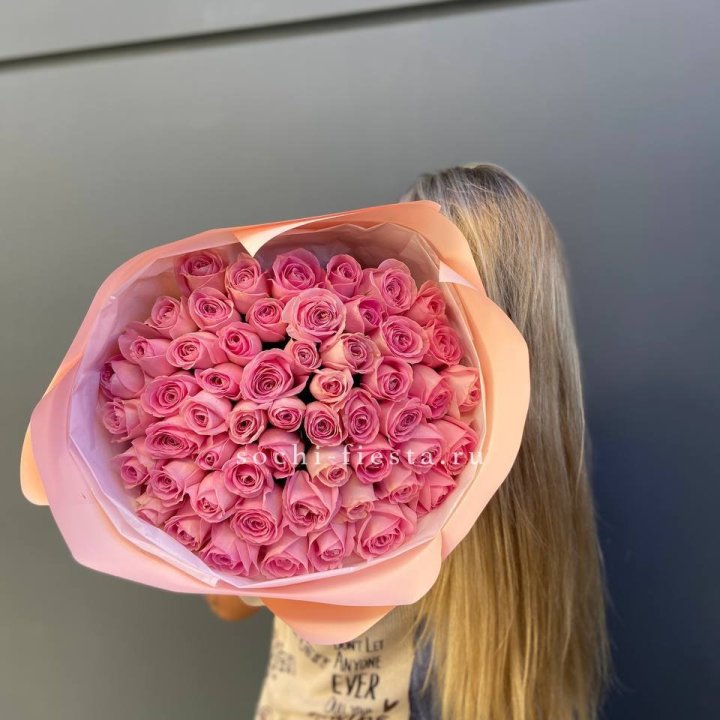 55 розовых роз в Кургане