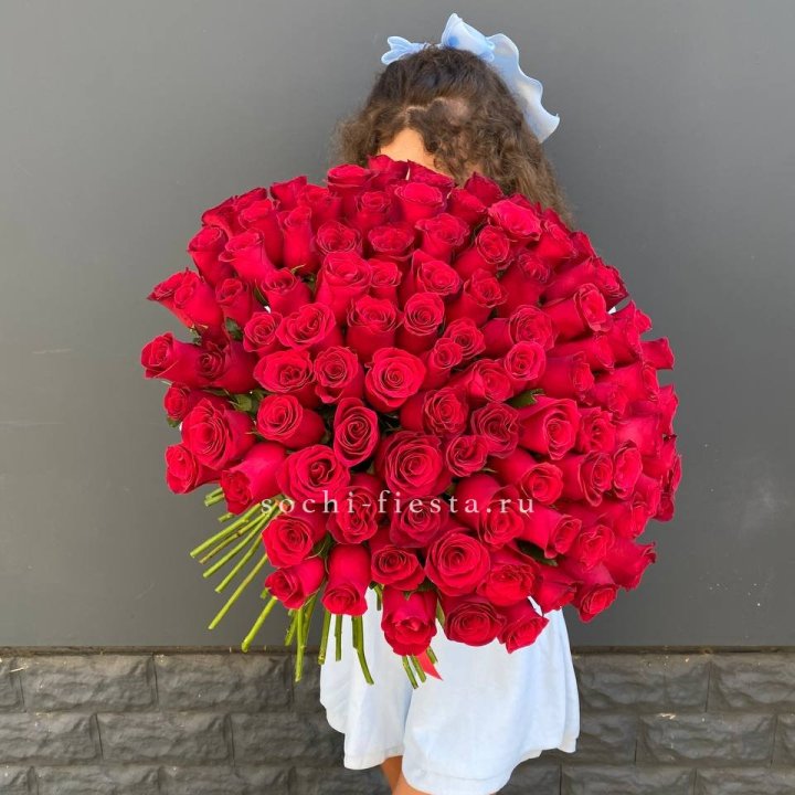 101 красная роза в Кургане