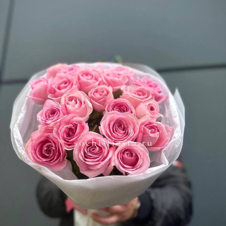 21 Розовая роза в белом в Кургане