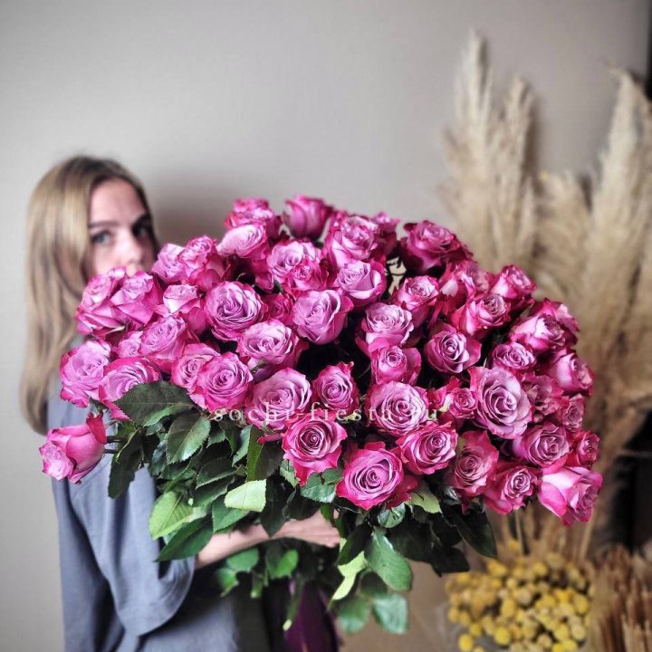Охапка высоких роз Деп перпел в Кургане