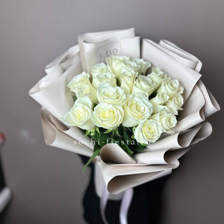 19 белых роз  в Кургане