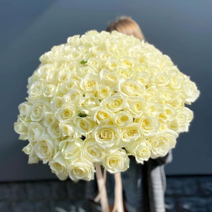 Букет  из 101 белой розы  в Кургане