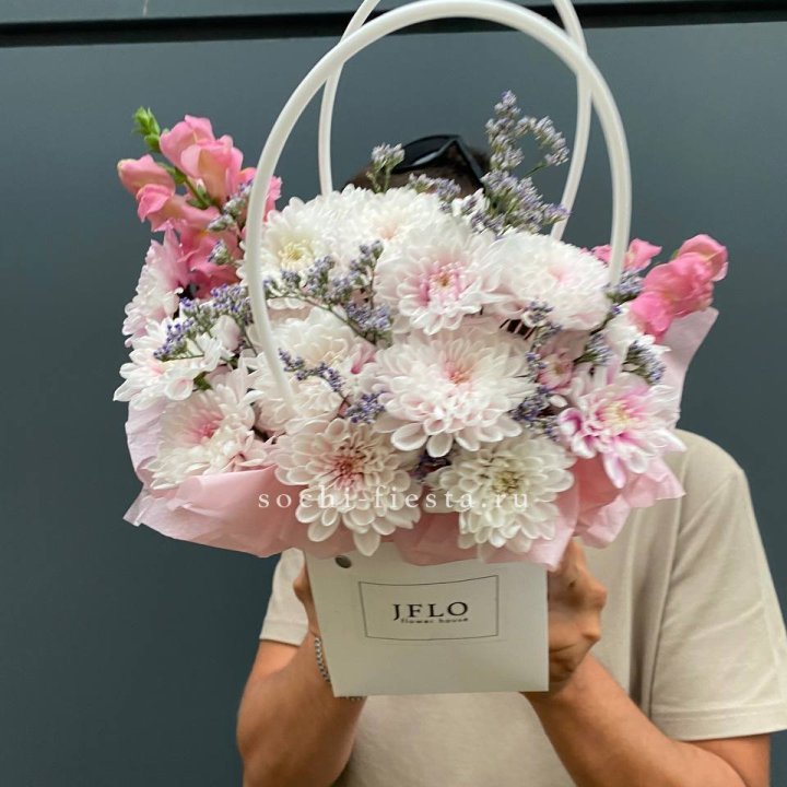 Сумочка из стойких цветов  в Кургане