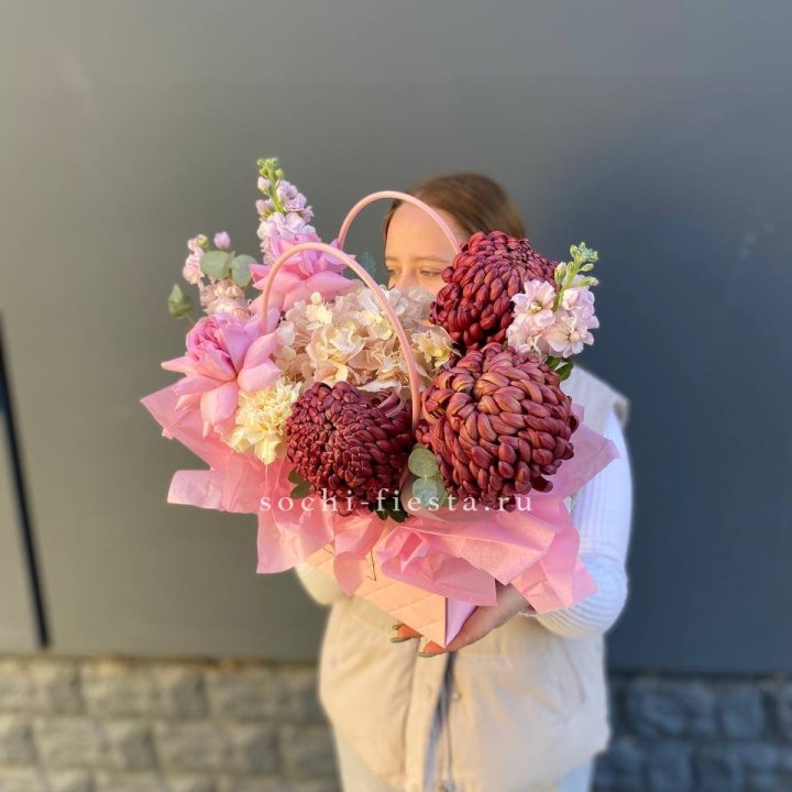 Сумочка нежная с бигуди в Кургане