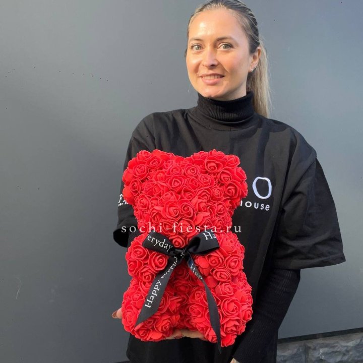 Медведь из роз красный в Кургане