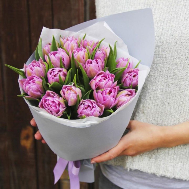 Букет пионовидных тюльпанов в Кургане