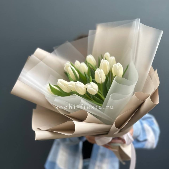 Букет из 15 белых тюльпанов в Кургане