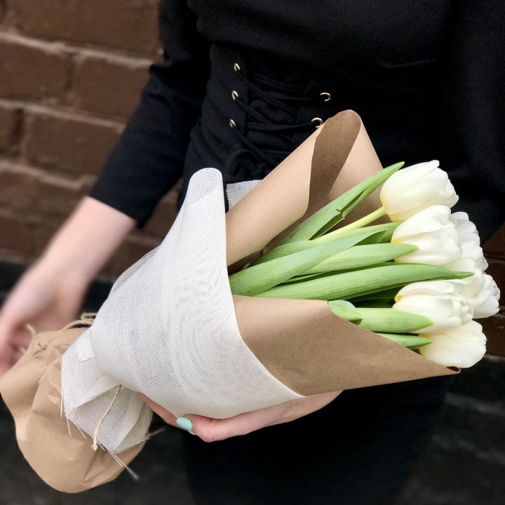 Букет белых тюльпанов в Кургане